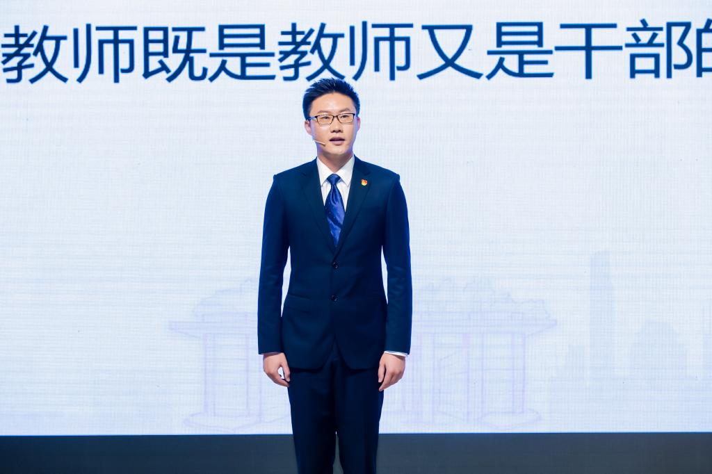 外国语学院辅导员刘佳煊 外国语学院辅导员刘佳煊